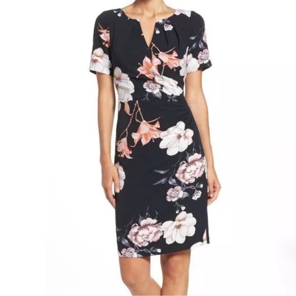 Adrianna Papell Dresses & Skirts - NWT. Adrianna Papell 2 Pleat Detail Printed Sheath Dress.